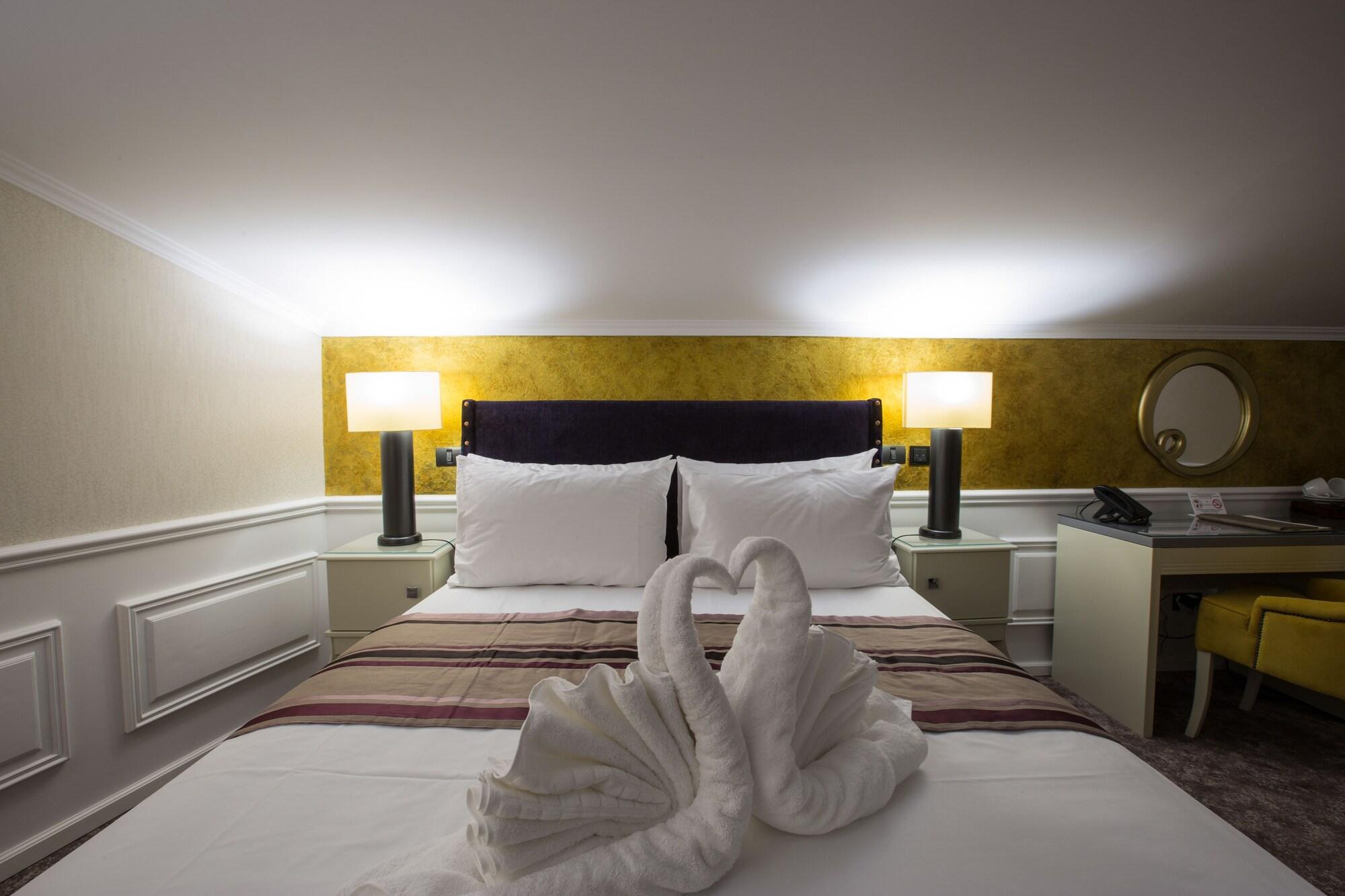 Peninsula Boutique Hotel Constanta Exterior photo